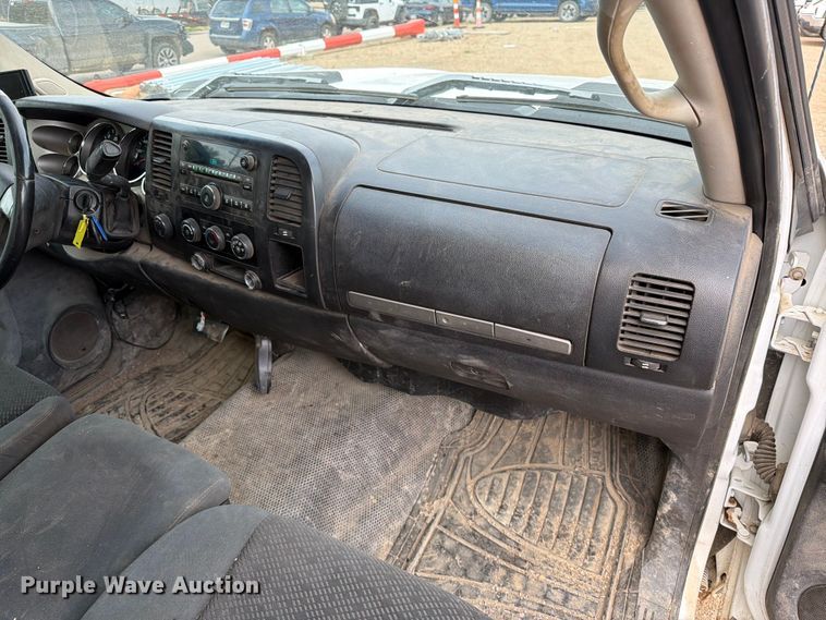 image for item ER1903 2007 Chevrolet Silverado 2500HD pickup truck