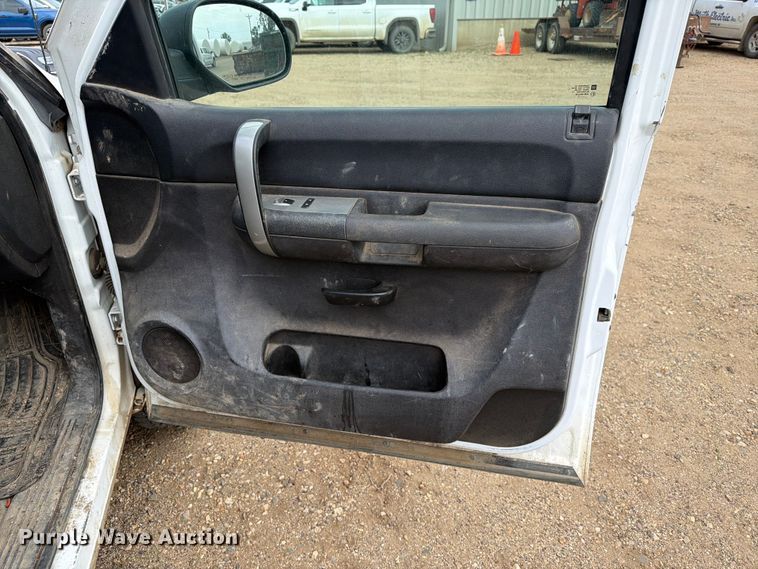 image for item ER1903 2007 Chevrolet Silverado 2500HD pickup truck