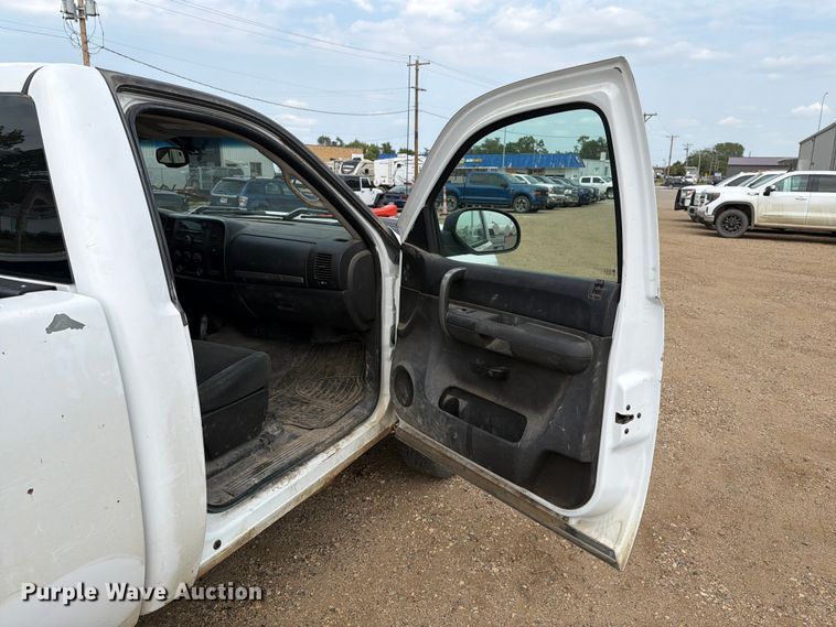 image for item ER1903 2007 Chevrolet Silverado 2500HD pickup truck