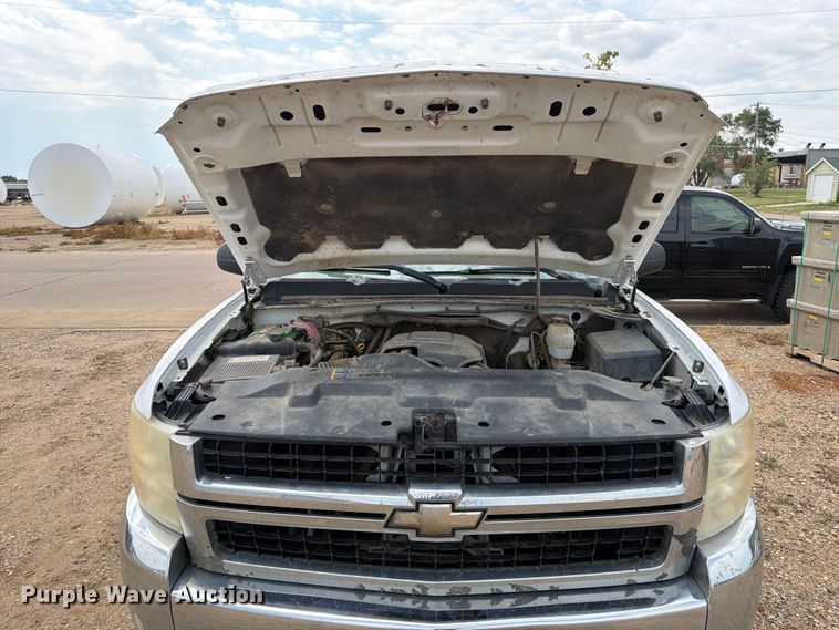 image for item ER1903 2007 Chevrolet Silverado 2500HD pickup truck