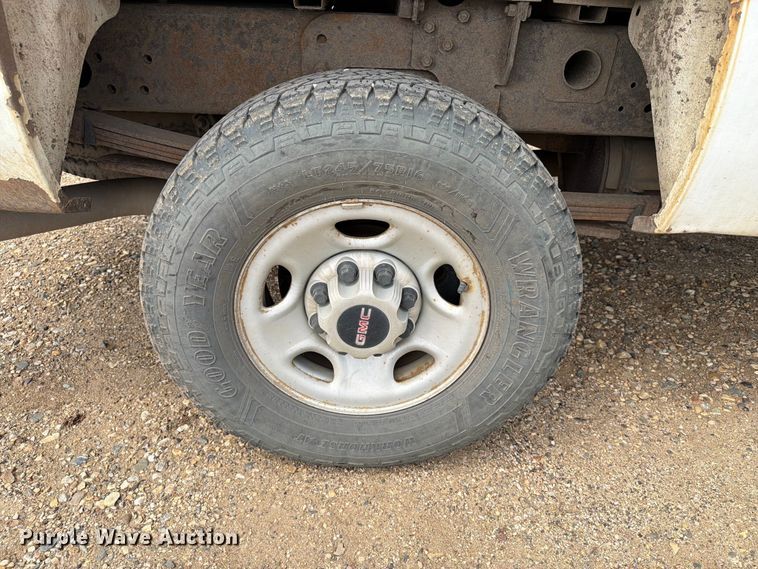 image for item ER1903 2007 Chevrolet Silverado 2500HD pickup truck
