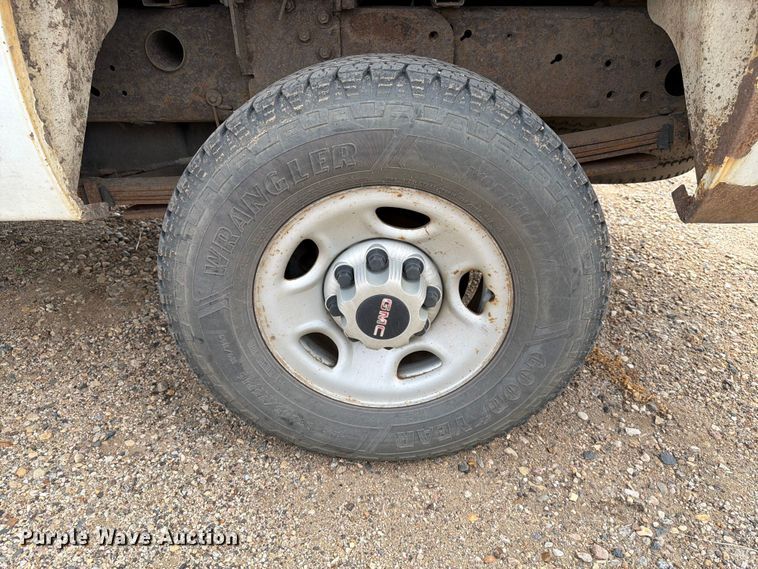 image for item ER1903 2007 Chevrolet Silverado 2500HD pickup truck