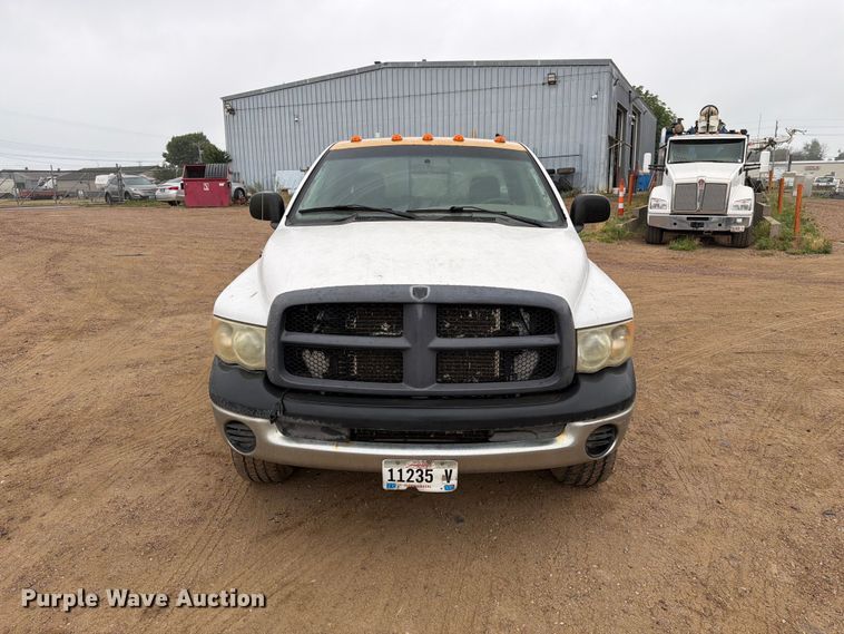 image for item ER1905 2003 Dodge Ram 3500 Ext. Cab utility bed pickup truck