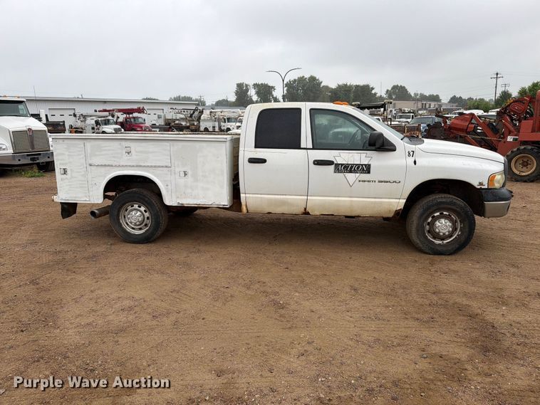 image for item ER1905 2003 Dodge Ram 3500 Ext. Cab utility bed pickup truck