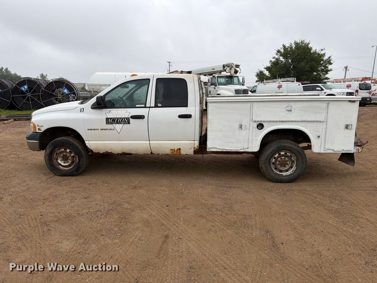 image for item ER1905 2003 Dodge Ram 3500 Ext. Cab utility bed pickup truck