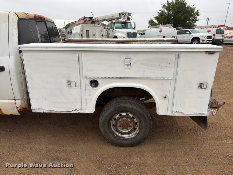 image for item ER1905 2003 Dodge Ram 3500 Ext. Cab utility bed pickup truck