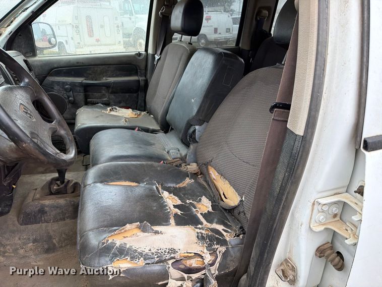 image for item ER1905 2003 Dodge Ram 3500 Ext. Cab utility bed pickup truck