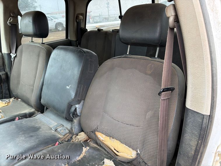 image for item ER1905 2003 Dodge Ram 3500 Ext. Cab utility bed pickup truck