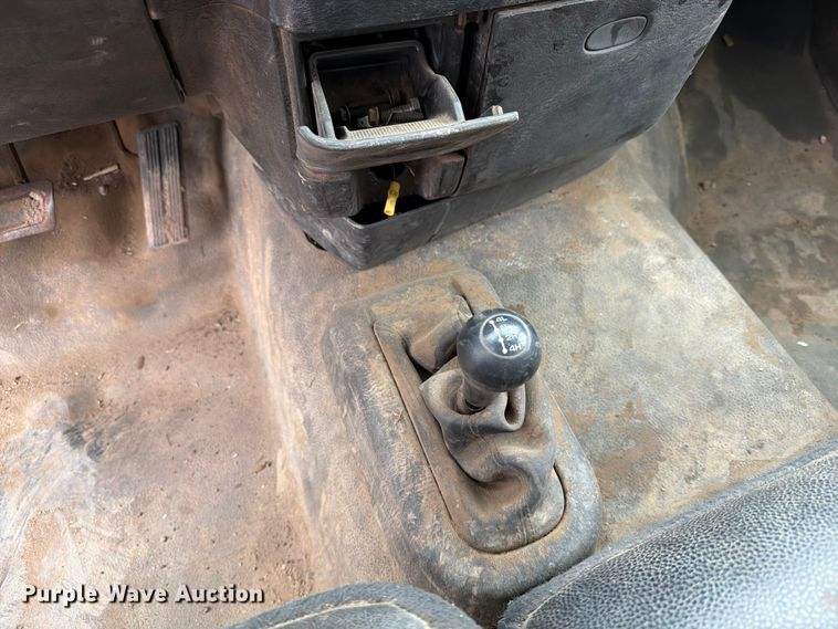image for item ER1905 2003 Dodge Ram 3500 Ext. Cab utility bed pickup truck