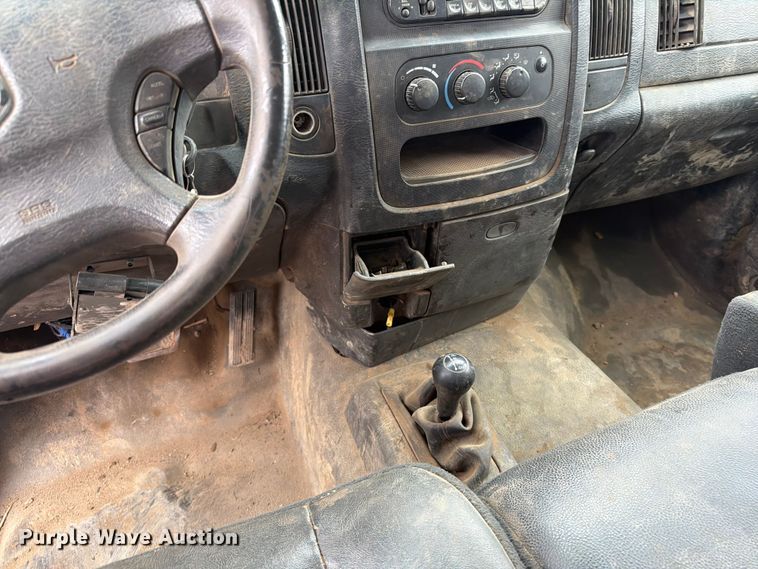 image for item ER1905 2003 Dodge Ram 3500 Ext. Cab utility bed pickup truck
