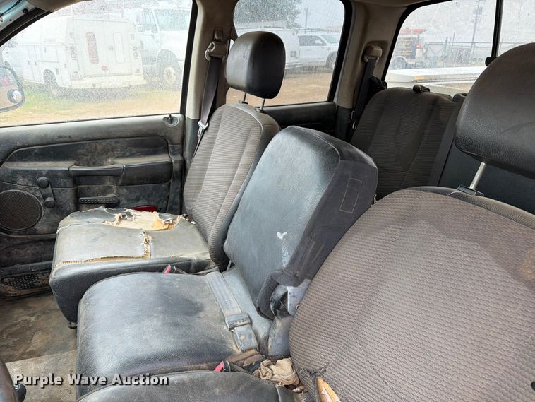 image for item ER1905 2003 Dodge Ram 3500 Ext. Cab utility bed pickup truck