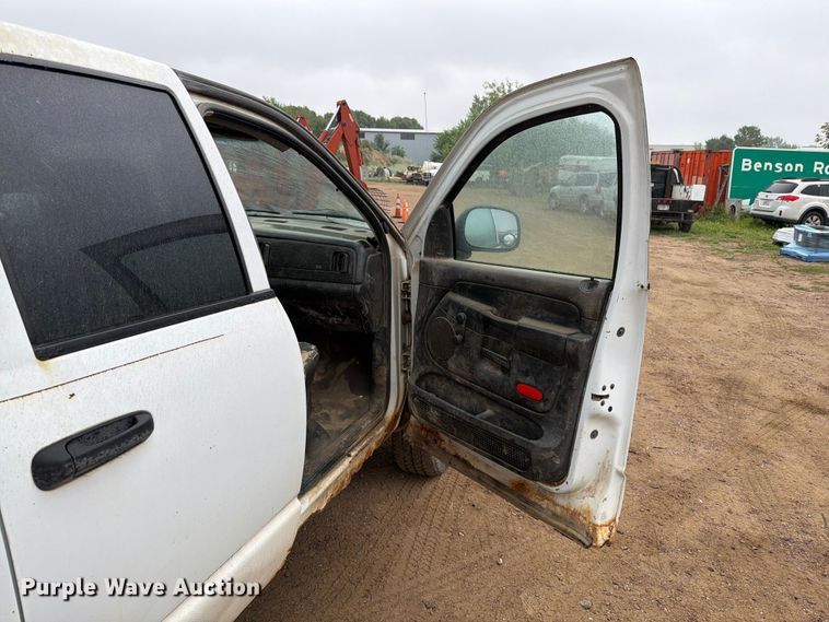 image for item ER1905 2003 Dodge Ram 3500 Ext. Cab utility bed pickup truck