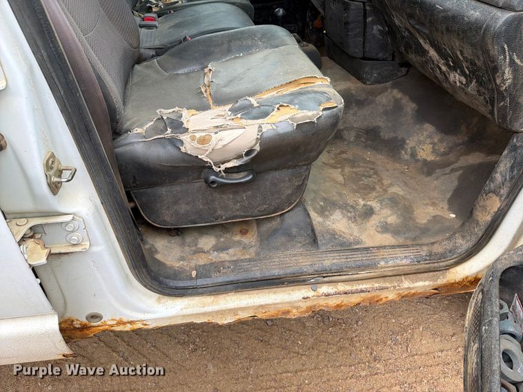 image for item ER1905 2003 Dodge Ram 3500 Ext. Cab utility bed pickup truck