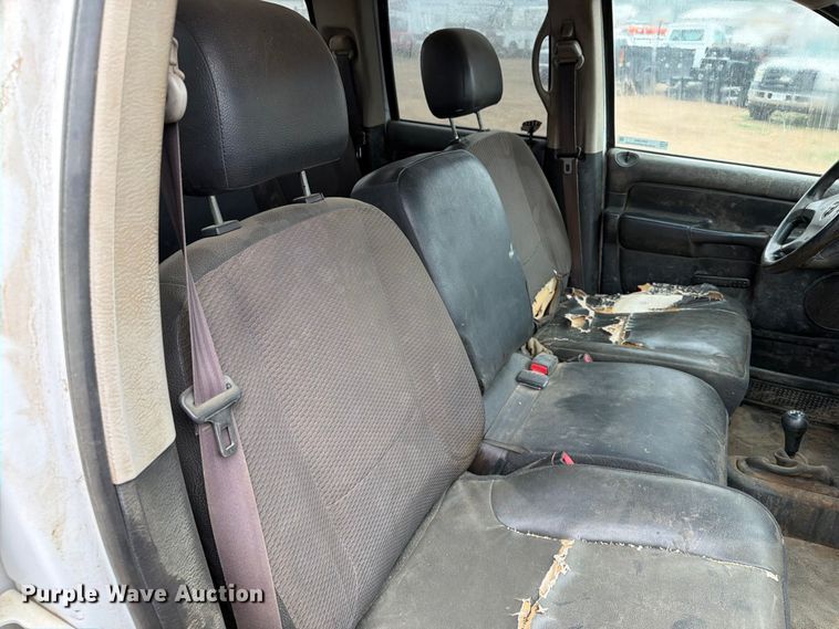 image for item ER1905 2003 Dodge Ram 3500 Ext. Cab utility bed pickup truck