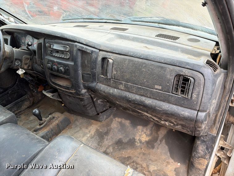 image for item ER1905 2003 Dodge Ram 3500 Ext. Cab utility bed pickup truck