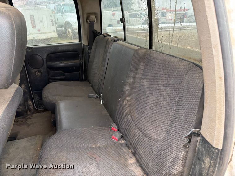 image for item ER1905 2003 Dodge Ram 3500 Ext. Cab utility bed pickup truck