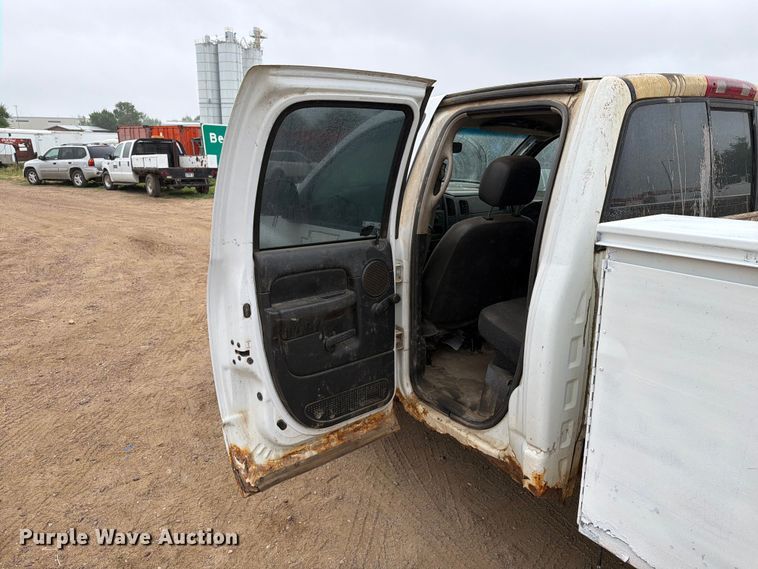 image for item ER1905 2003 Dodge Ram 3500 Ext. Cab utility bed pickup truck