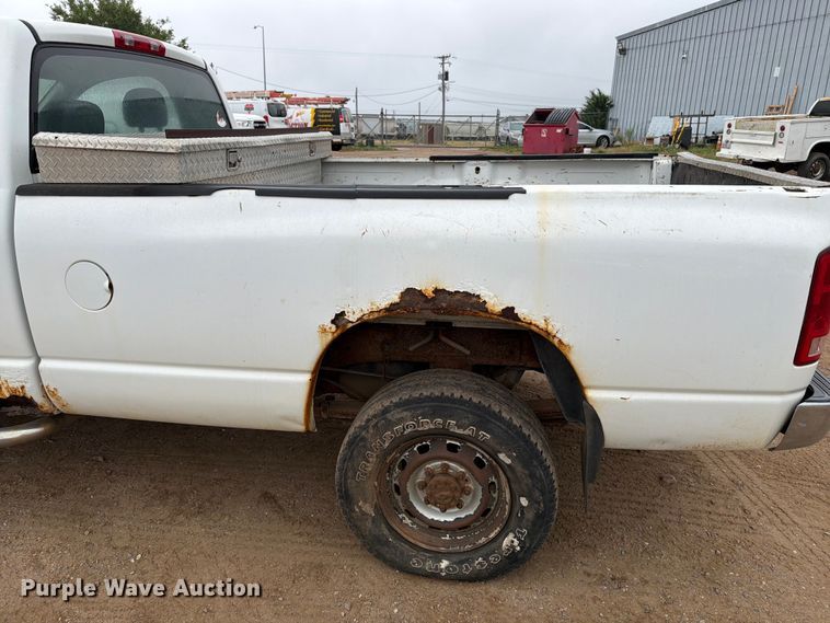 image for item ER1907 2005 Dodge Ram 2500 pickup truck