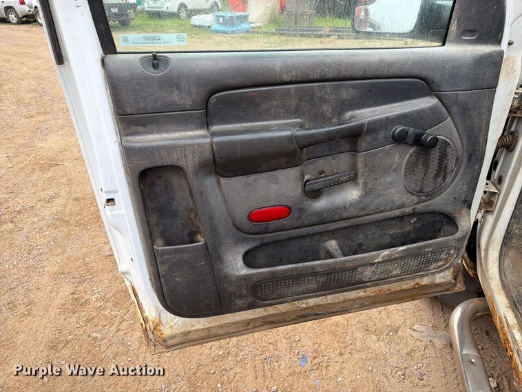 image for item ER1907 2005 Dodge Ram 2500 pickup truck