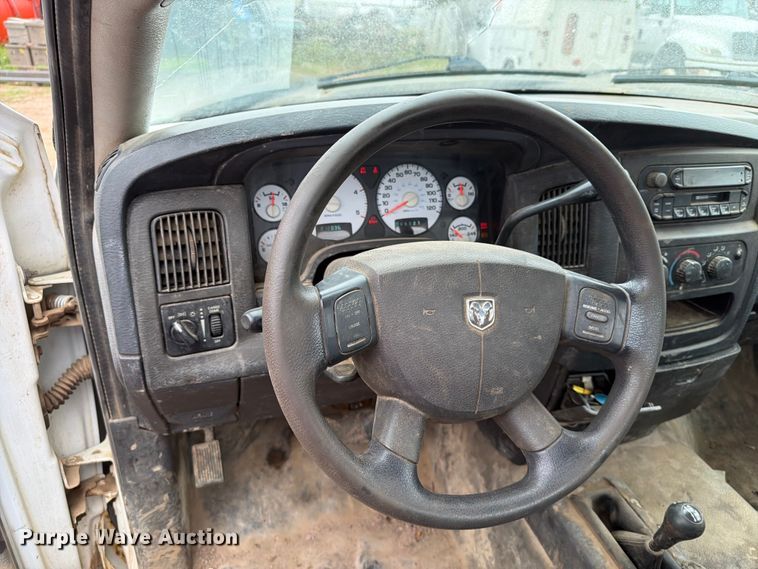 image for item ER1907 2005 Dodge Ram 2500 pickup truck