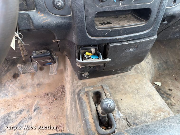 image for item ER1907 2005 Dodge Ram 2500 pickup truck