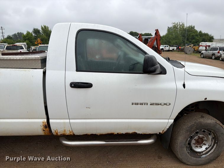 image for item ER1907 2005 Dodge Ram 2500 pickup truck