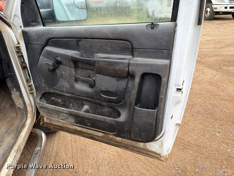 image for item ER1907 2005 Dodge Ram 2500 pickup truck