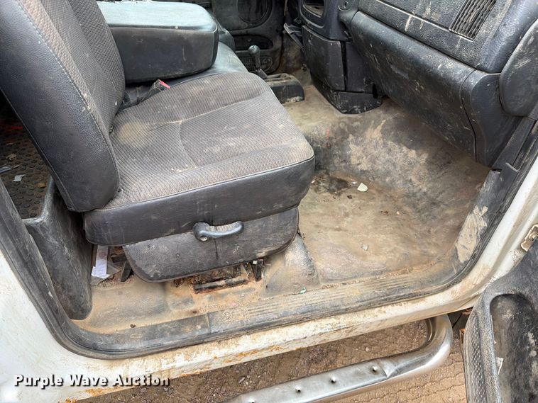 image for item ER1907 2005 Dodge Ram 2500 pickup truck