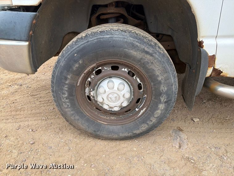 image for item ER1907 2005 Dodge Ram 2500 pickup truck