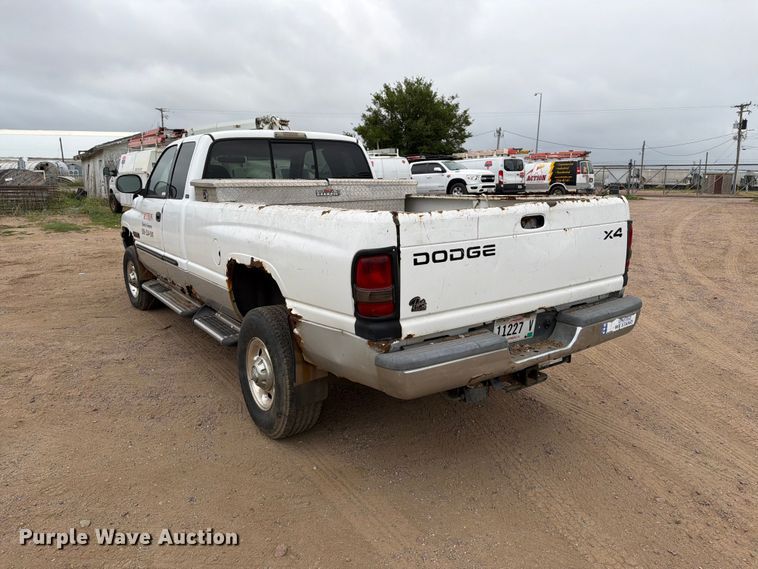 image for item ER1908 2001 Dodge Ram 2500 Ext. Cab pickup truck