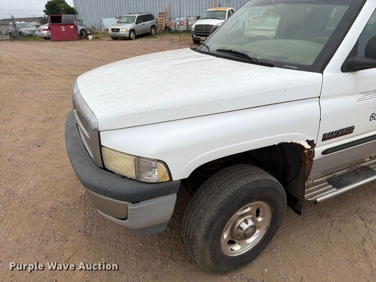 image for item ER1908 2001 Dodge Ram 2500 Ext. Cab pickup truck