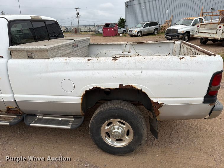 image for item ER1908 2001 Dodge Ram 2500 Ext. Cab pickup truck
