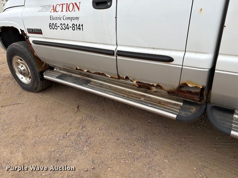 image for item ER1908 2001 Dodge Ram 2500 Ext. Cab pickup truck