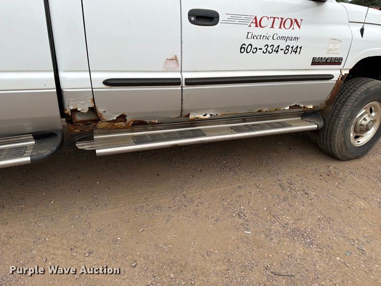 image for item ER1908 2001 Dodge Ram 2500 Ext. Cab pickup truck