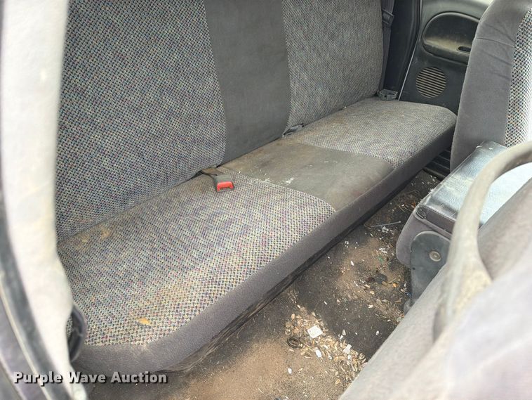 image for item ER1908 2001 Dodge Ram 2500 Ext. Cab pickup truck
