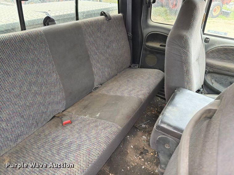 image for item ER1908 2001 Dodge Ram 2500 Ext. Cab pickup truck