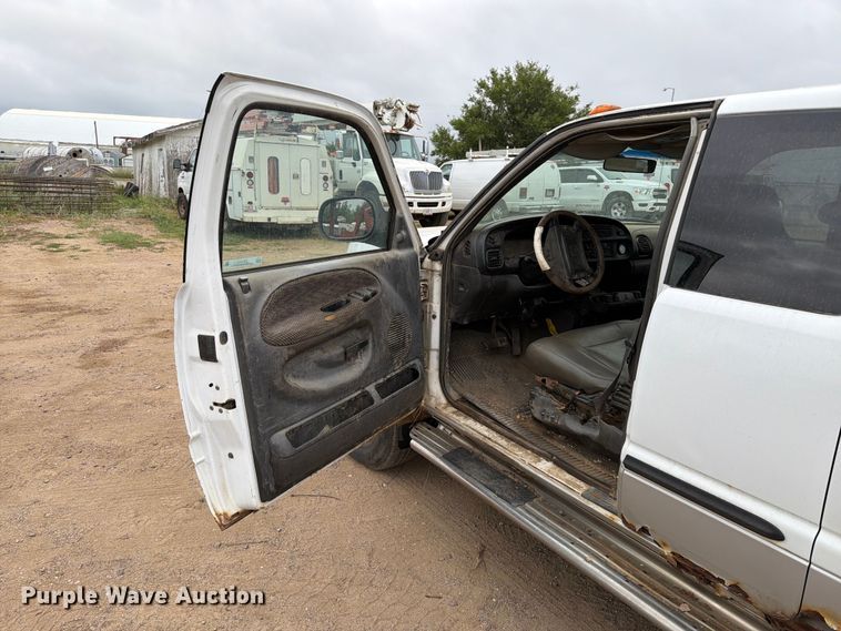 image for item ER1908 2001 Dodge Ram 2500 Ext. Cab pickup truck