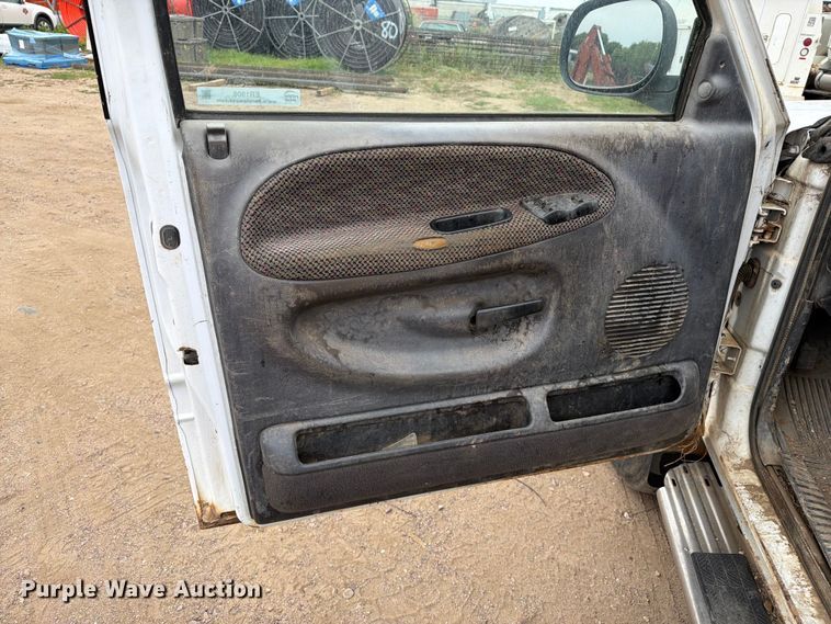image for item ER1908 2001 Dodge Ram 2500 Ext. Cab pickup truck
