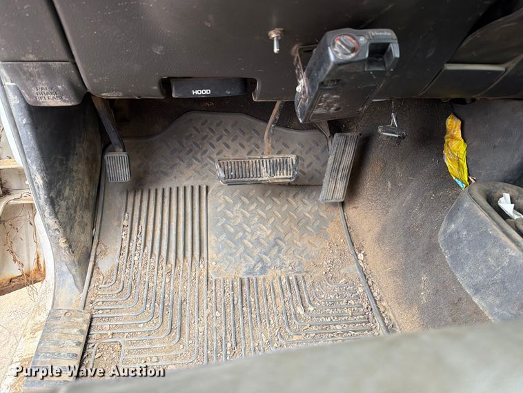image for item ER1908 2001 Dodge Ram 2500 Ext. Cab pickup truck