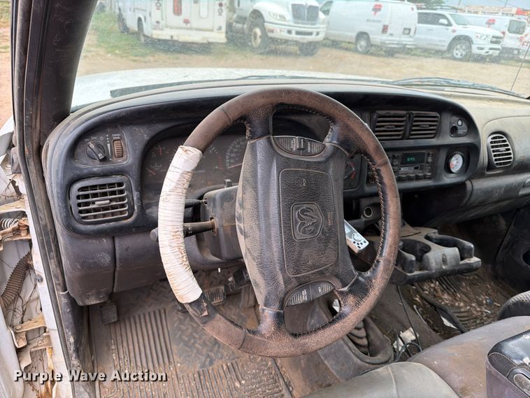 image for item ER1908 2001 Dodge Ram 2500 Ext. Cab pickup truck