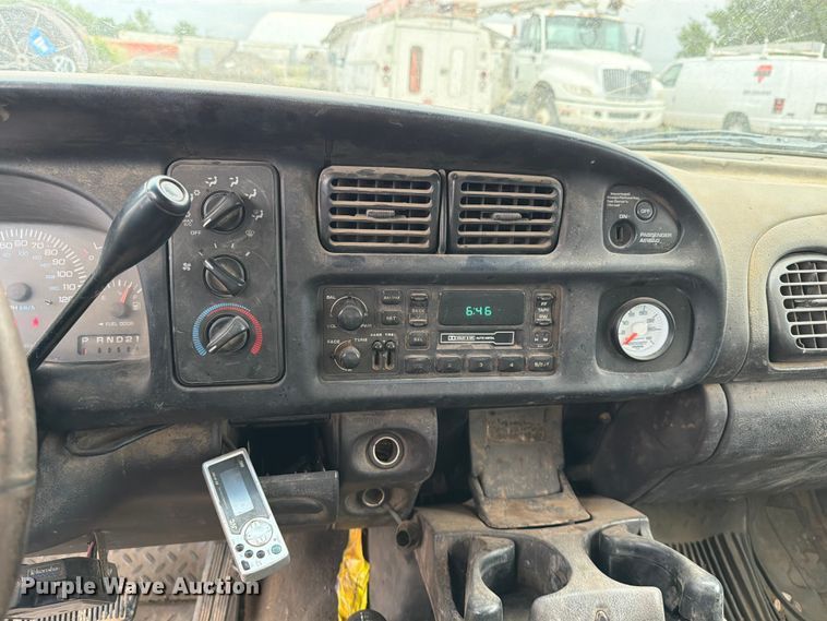 image for item ER1908 2001 Dodge Ram 2500 Ext. Cab pickup truck