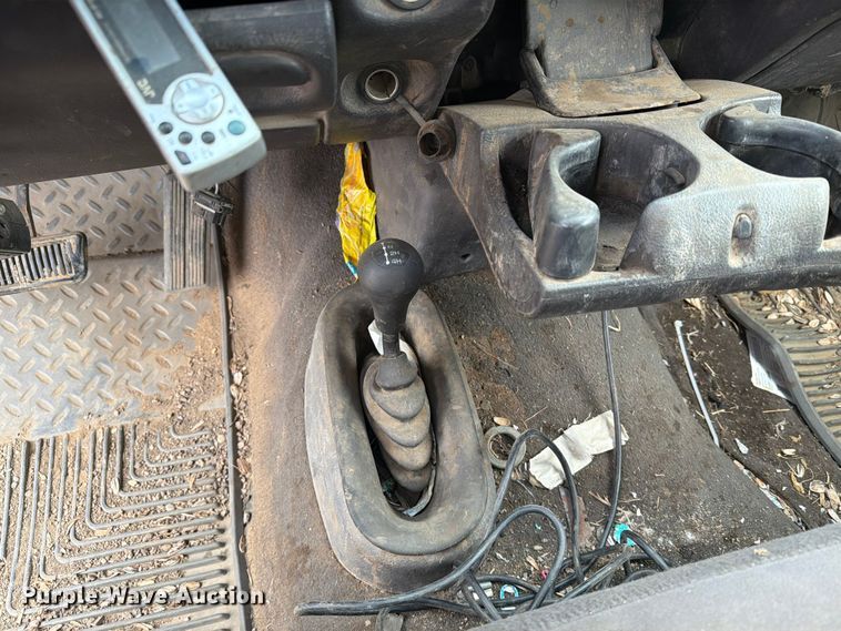image for item ER1908 2001 Dodge Ram 2500 Ext. Cab pickup truck