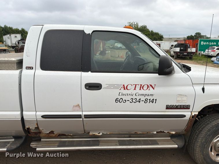 image for item ER1908 2001 Dodge Ram 2500 Ext. Cab pickup truck