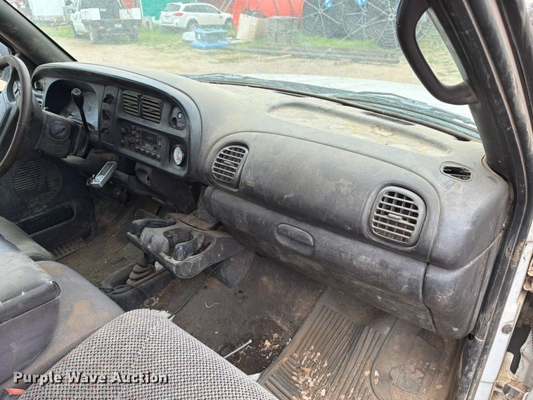 image for item ER1908 2001 Dodge Ram 2500 Ext. Cab pickup truck