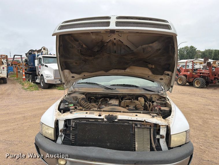 image for item ER1908 2001 Dodge Ram 2500 Ext. Cab pickup truck