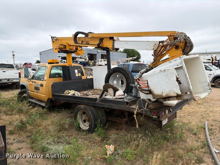 image for item ER1913 1994 GMC 3500HD bucket truck