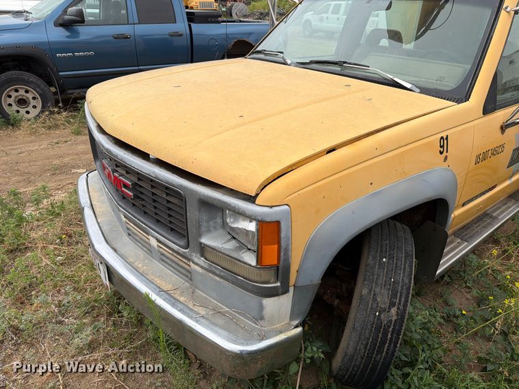 image for item ER1913 1994 GMC 3500HD bucket truck