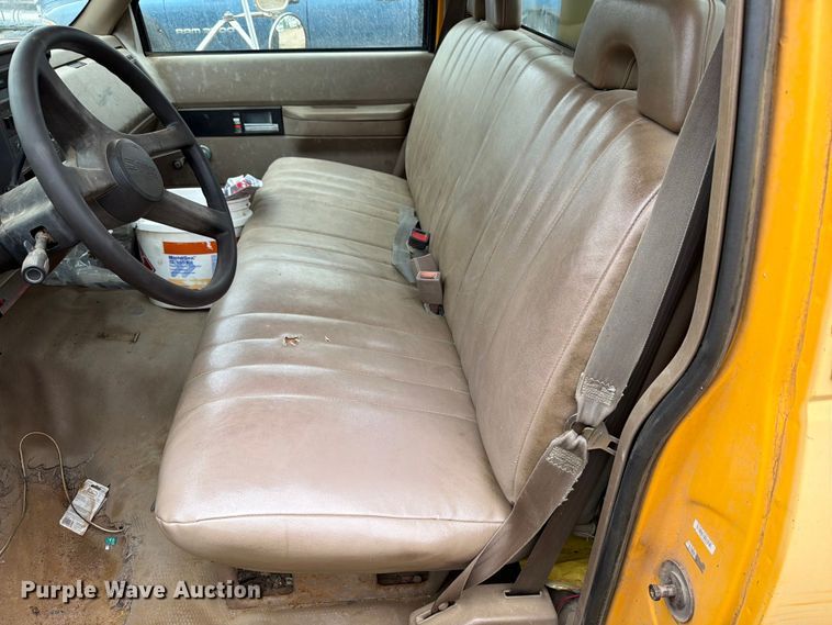 image for item ER1913 1994 GMC 3500HD bucket truck