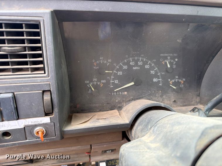 image for item ER1913 1994 GMC 3500HD bucket truck