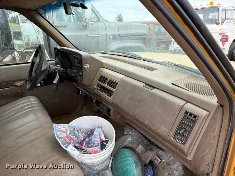 image for item ER1913 1994 GMC 3500HD bucket truck